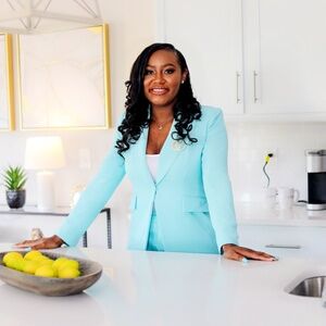 Meet your Posher, Johnetta